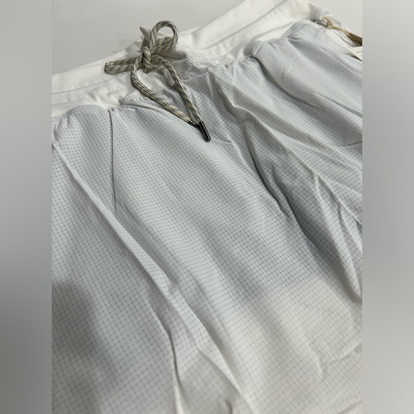Vuori Women's XL Seabreeze Skirt White NWT - Picture 3 of 7